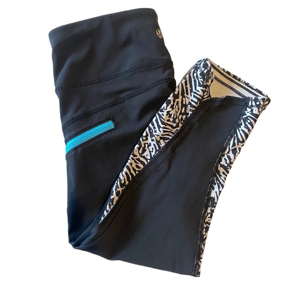 Lulumelon Athletica Black and White Animal Print Top Speed Crop Leggings, S ?2 - Picture 8 of 9